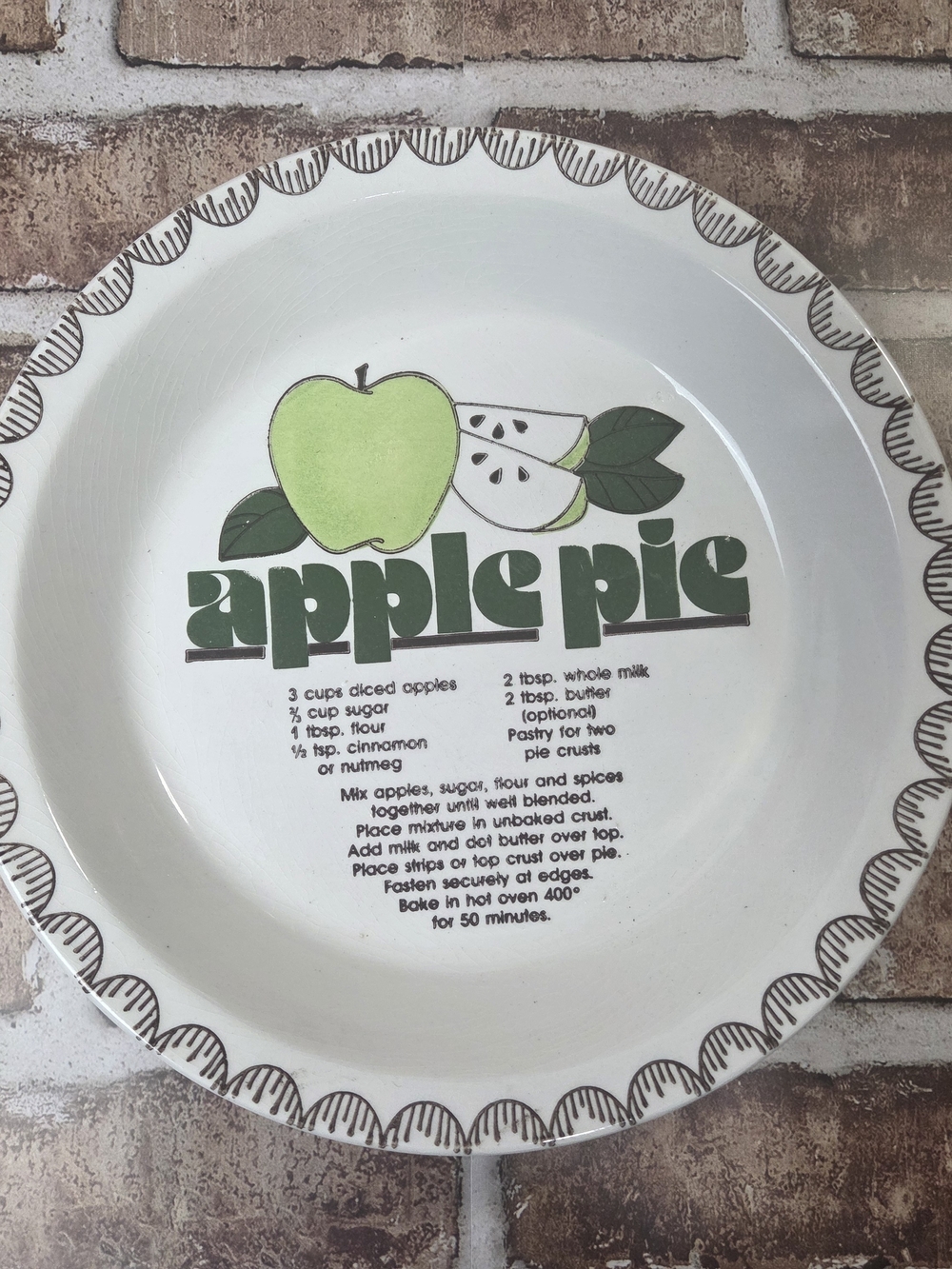 Vintage Apple Pie Ceramic Plate - White and Green